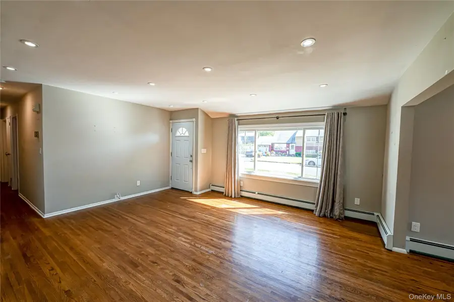 16 Adams Place, West Islip, NY 11795 - Image #3