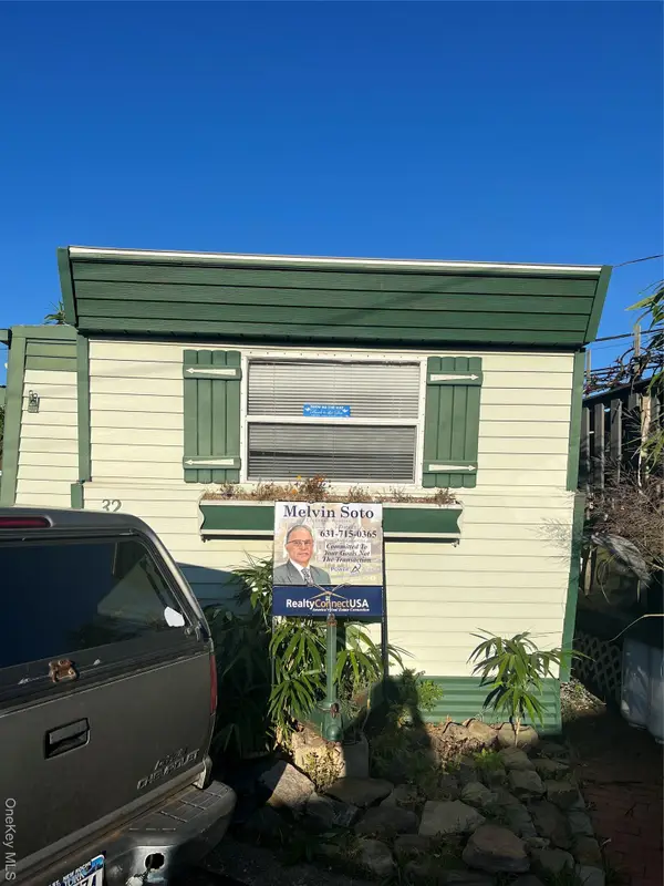 150 Main Street #32, Islip, NY 11751