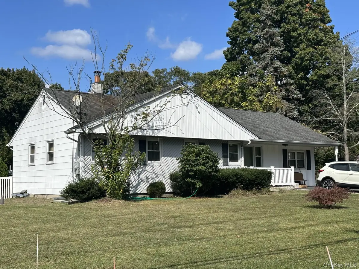 189 Vanderbilt Avenue, Brentwood, NY 11717 - Image #1