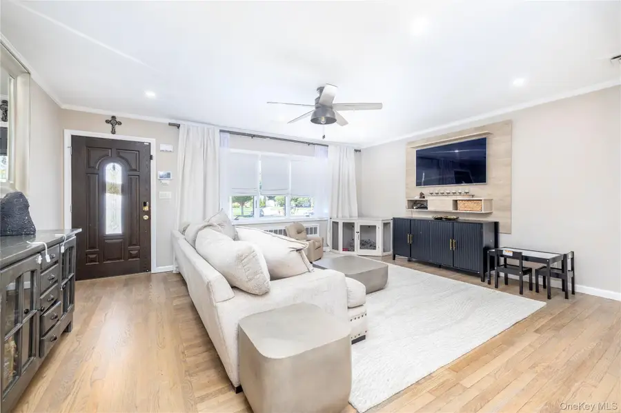 5 Evelyn Court, Massapequa, NY 11758 - Image #3