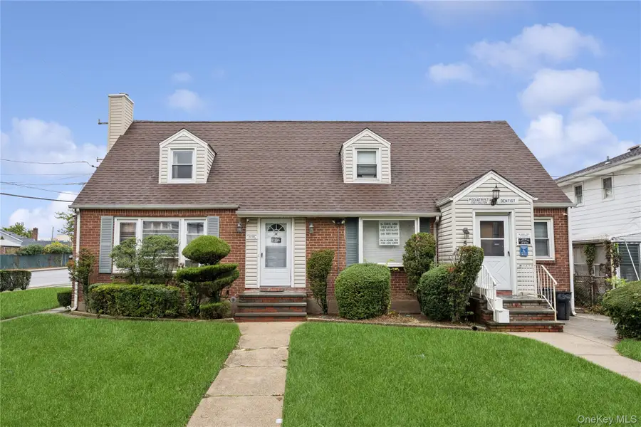 5 Seaton Gate, Valley Stream, NY 11580 - Image #2