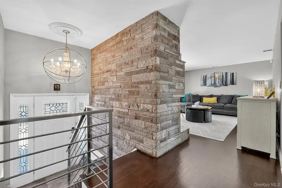 101 Curtis Lane, Yonkers, NY 10710 - Image #2