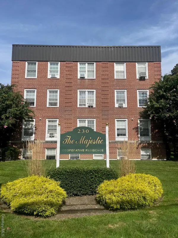 230 Central Avenue #3J, Lawrence, NY 11559