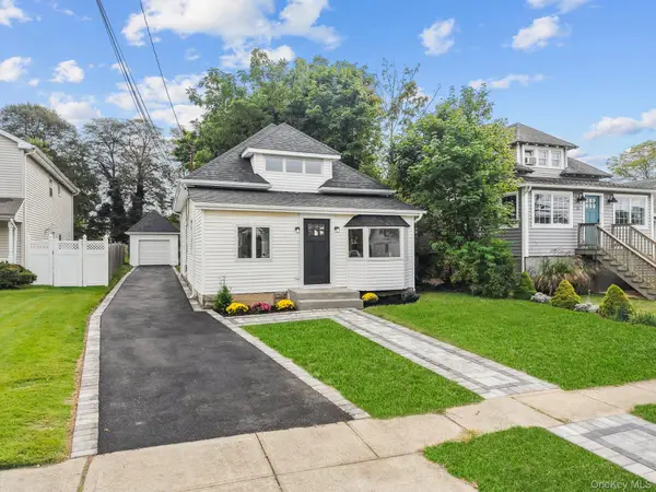 15 E Hamilton Avenue, Massapequa, NY 11758