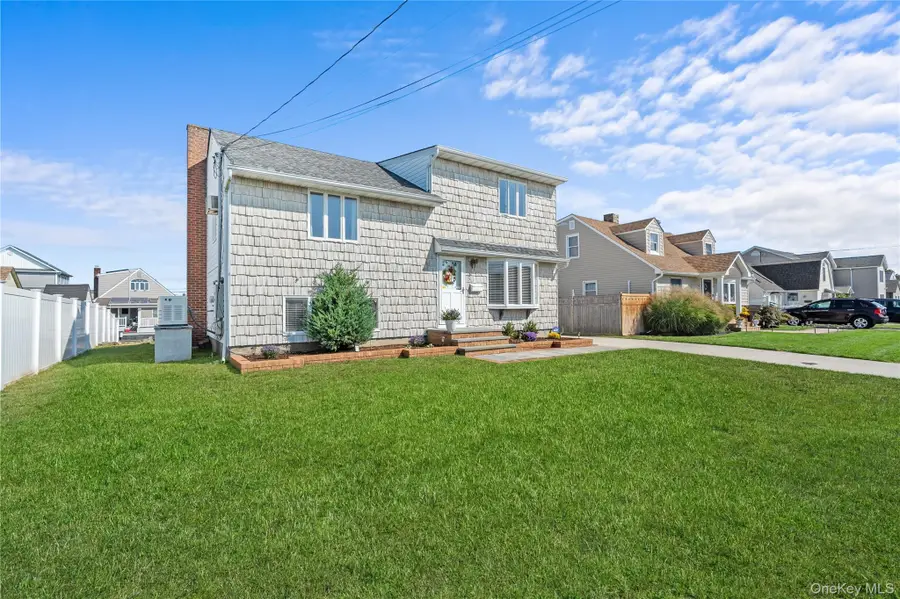 15 Hayes Road, Amity Harbor, NY 11701 - Image #2