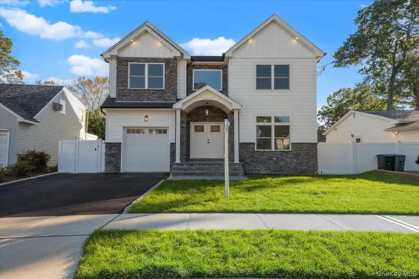 2282 Sycamore Place, Merrick, NY 11566