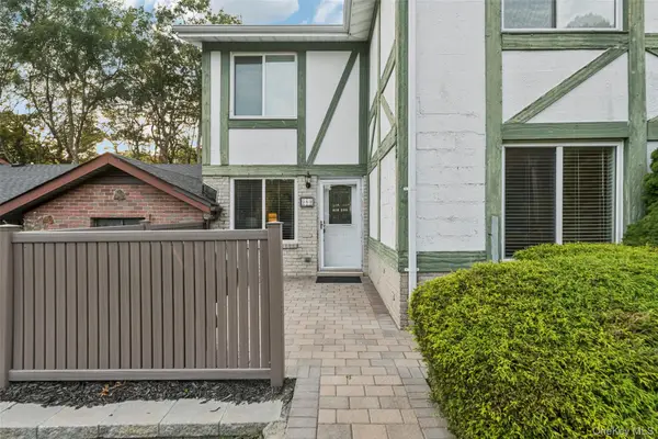 262 Brettonwoods Drive, Coram, NY 11727