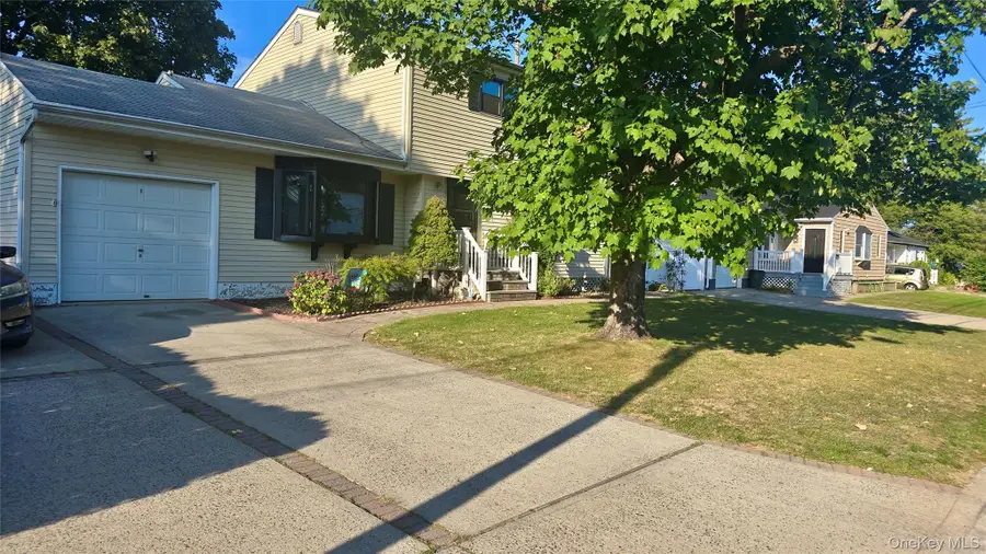 31 Perry Street, Brentwood, NY 11717 - Image #2