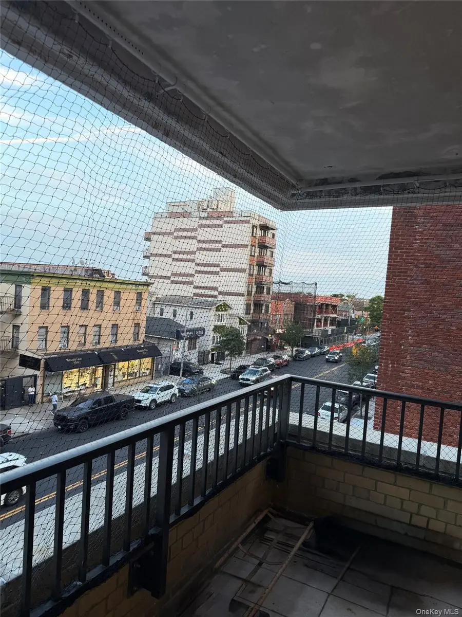 150 West End Avenue #3B, Brooklyn, NY 11235 - Image #2