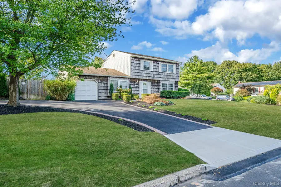 360 Woodside Avenue, Bellport, NY 11713 - Image #2