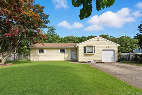 87 Bellwood Avenue, South Setauket, NY 11720