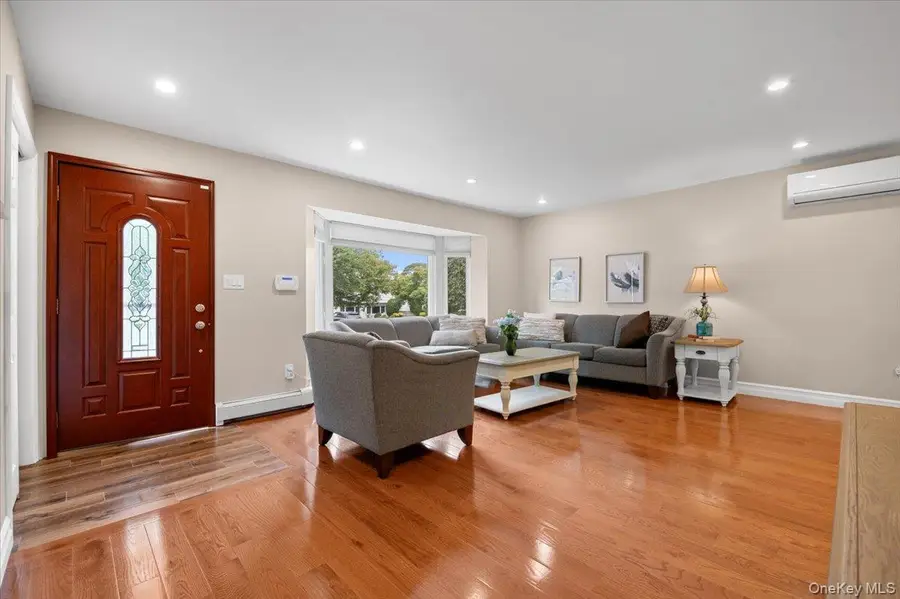 21 Mellow Lane, Jericho, NY 11753 - Image #3