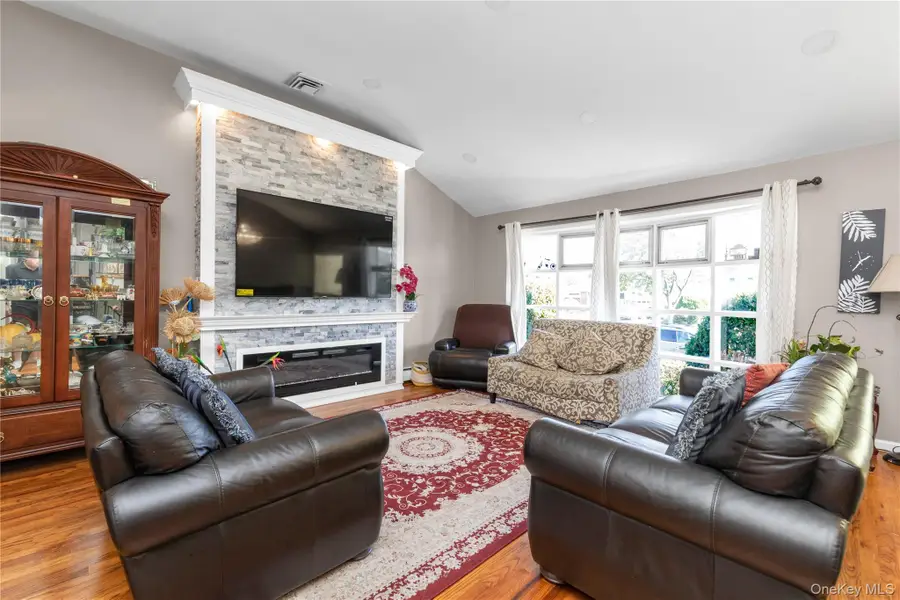 80 Rosalie Court, East Meadow, NY 11554 - Image #3