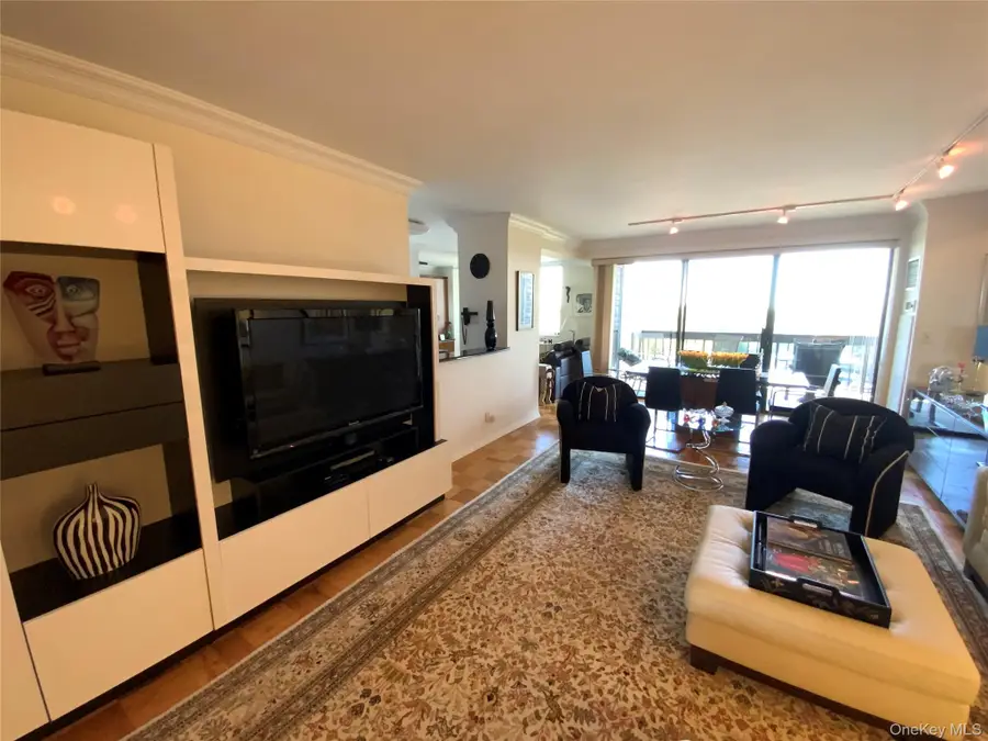 26910 Grand Central Parkway #9H, Queens, NY 11005 - Image #3