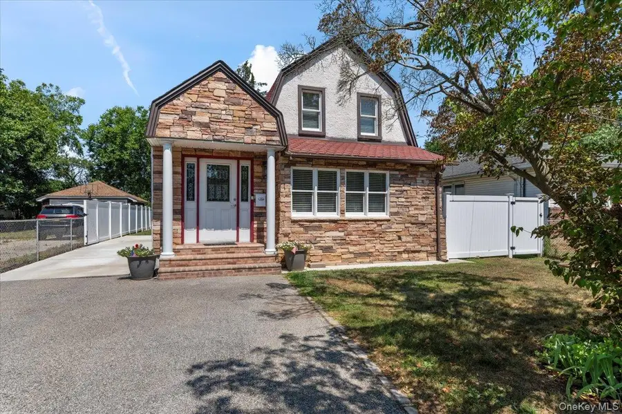33 Prospect Avenue, Lynbrook, NY 11563 - Image #2