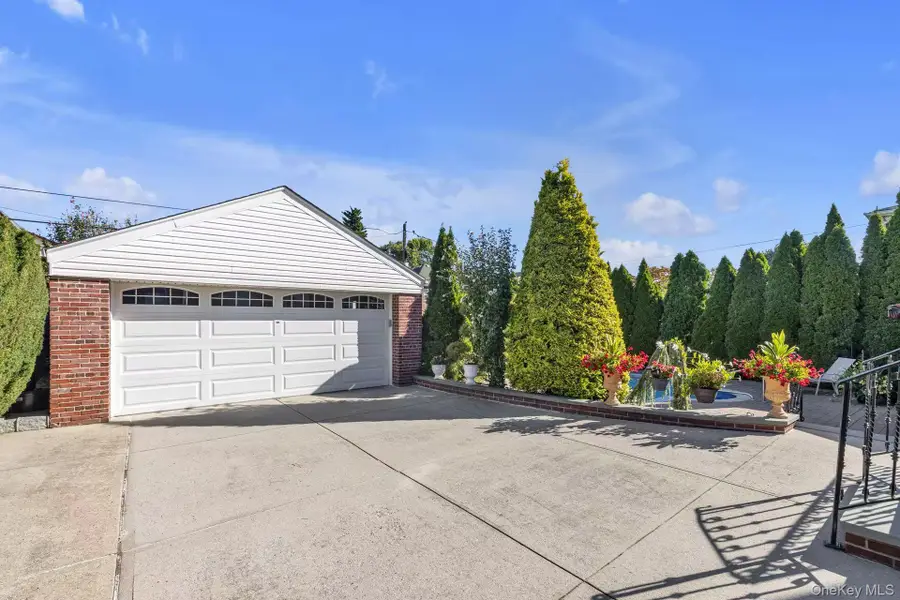 15421 Bayside Avenue, Flushing, NY 11354 - Image #2