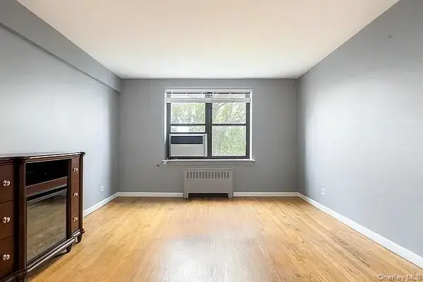 91-10 32 Avenue #303, East Elmhurst, NY 11369 - Image #2