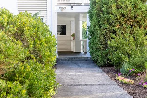 54 Bennett Common, Millbrook, NY 12545