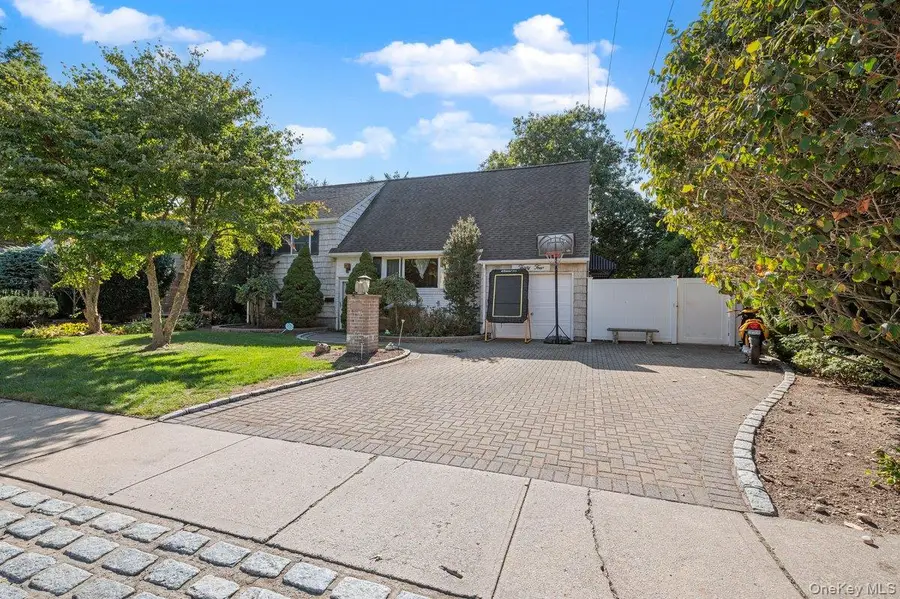 34 21st Street, Jericho, NY 11753 - Image #2