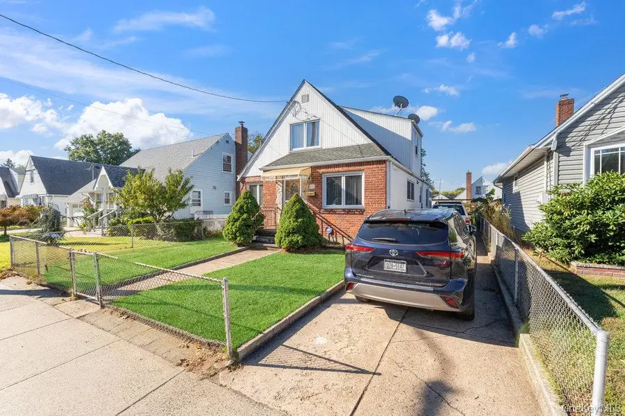 543 Lakeville Road, New Hyde Park, NY 11040 - Image #2