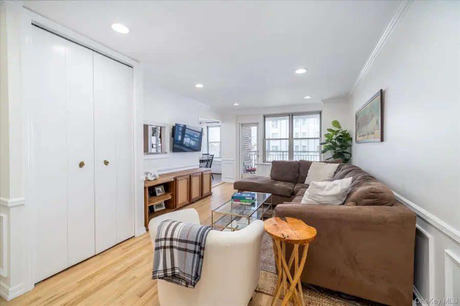 410 E Broadway #3E, Long Beach, NY 11561 - Image #2