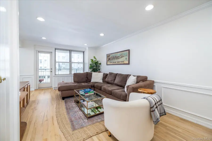 410 E Broadway #3E, Long Beach, NY 11561 - Image #3