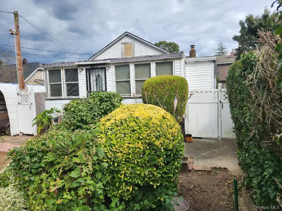 10 Sheridan Place, Roosevelt, NY 11575 - Image #3