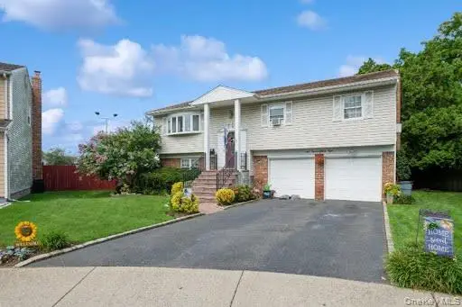 828 Robin Court, Baldwin, NY 11510 - Image #2