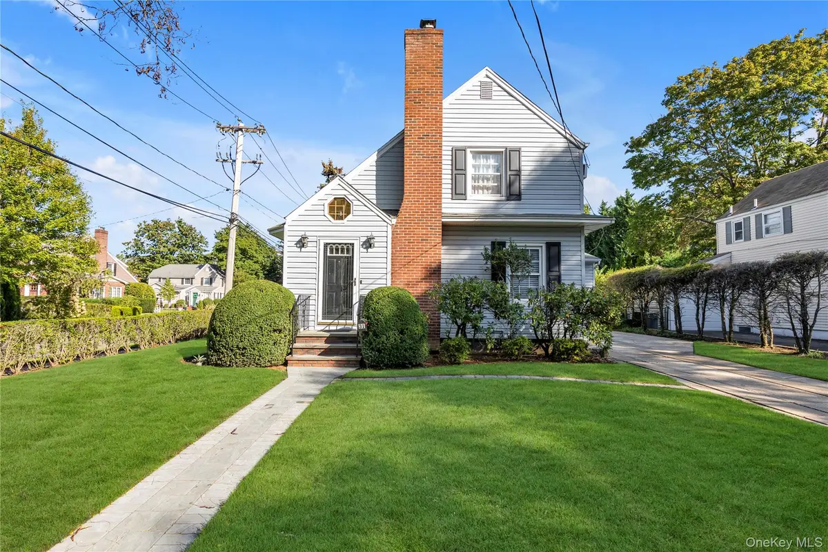 31 Chester Avenue, Stewart Manor, NY 11530 - Image #1