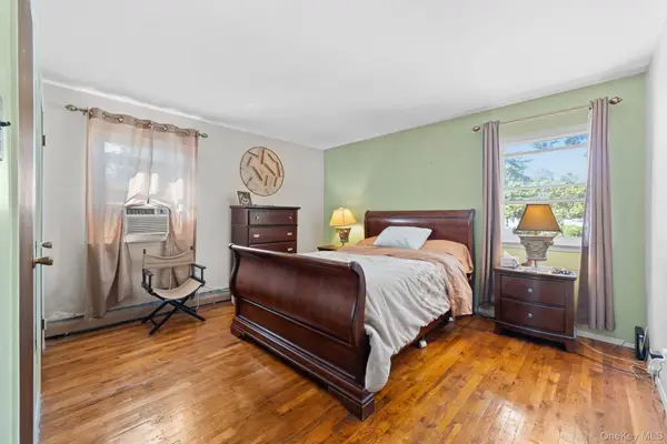 57 Benburb Street, Amityville, NY 11701