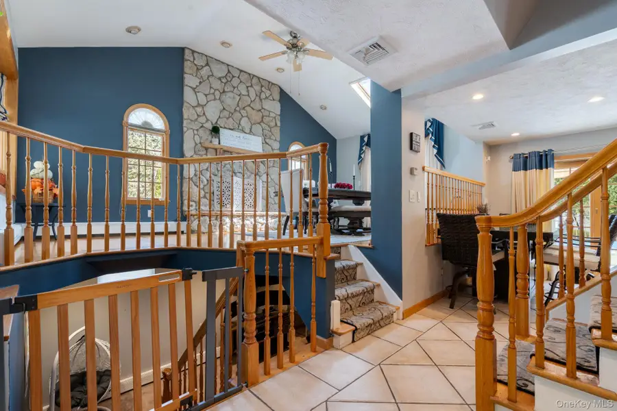 10 Basswood Place, Melville, NY 11747 - Image #3