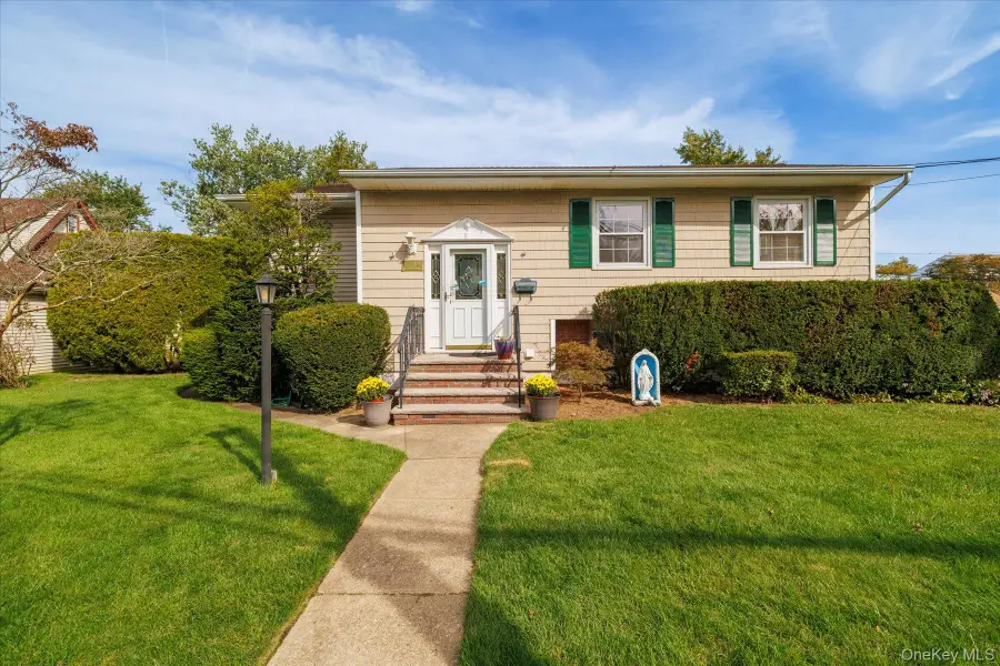 101 Stuart Avenue, Malverne, NY 11565 - Image #2
