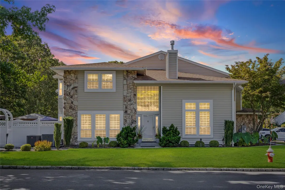 171 Colony Drive, Holbrook, NY 11741 - Image #1