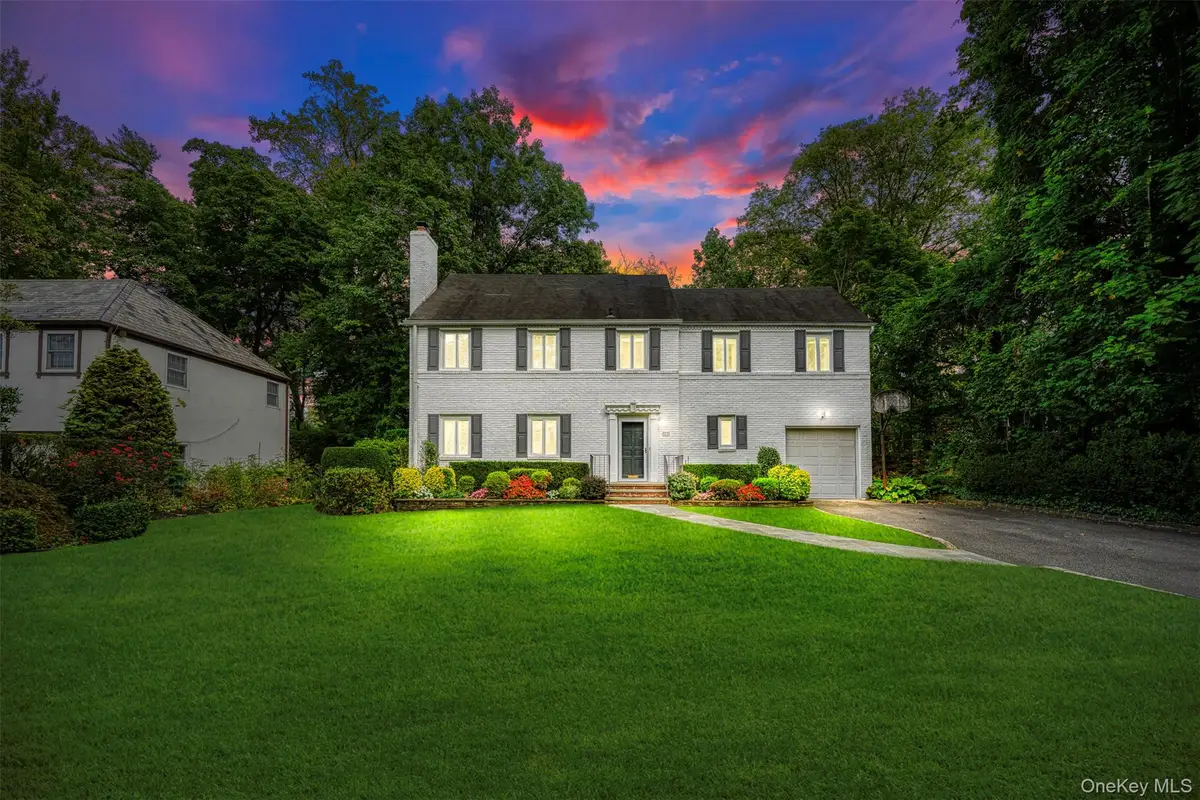 23 Parkside Drive, Great Neck, NY 11021 - Image #1