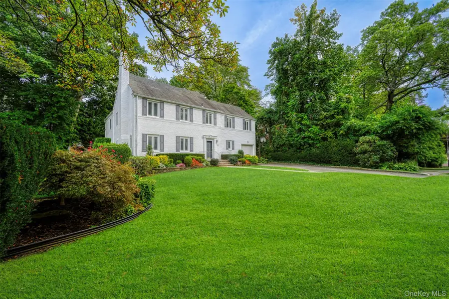 23 Parkside Drive, Great Neck, NY 11021 - Image #2