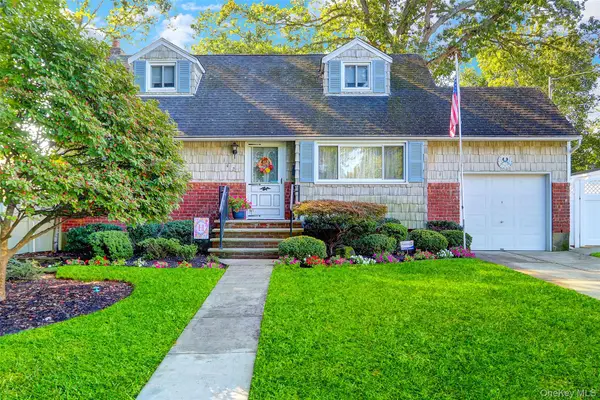 142 N Chestnut Street, Massapequa, NY 11758