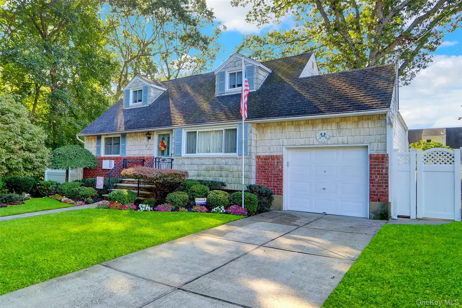 142 N Chestnut Street, Massapequa, NY 11758 - Image #3