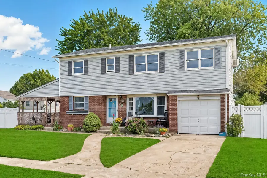 395 Pacific Street, Massapequa Park, NY 11762 - Image #2