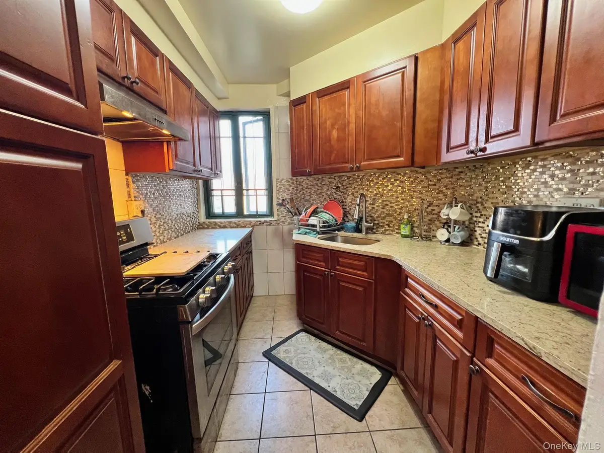 1553 Unionport Road #7F, Bronx, NY 10462 - Image #1