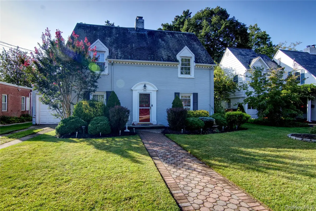 700 W Carl Avenue, Baldwin, NY 11510 - Image #1