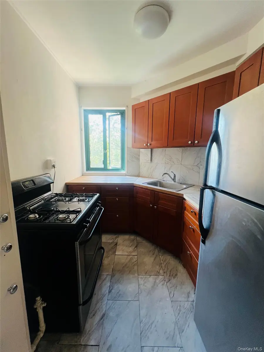 2160 E Tremont Avenue #5F, Bronx, NY 10462 - Image #2