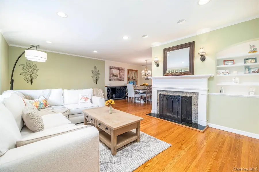 15 Baylis Rd Baylis Road, Rockville Centre, NY 11570 - Image #2