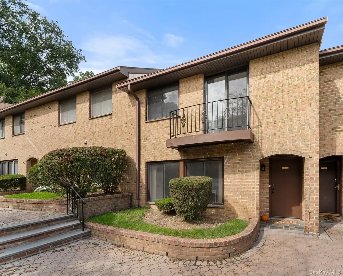 11 Jackson Avenue #4, Scarsdale, NY 10583 - Image #1