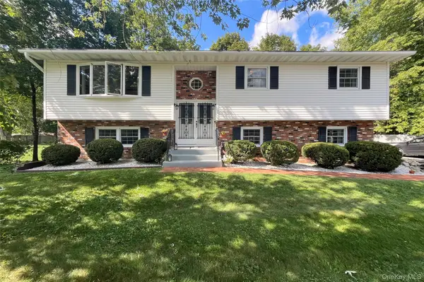 31 Pine Tree Drive, Poughkeepsie, NY 12603