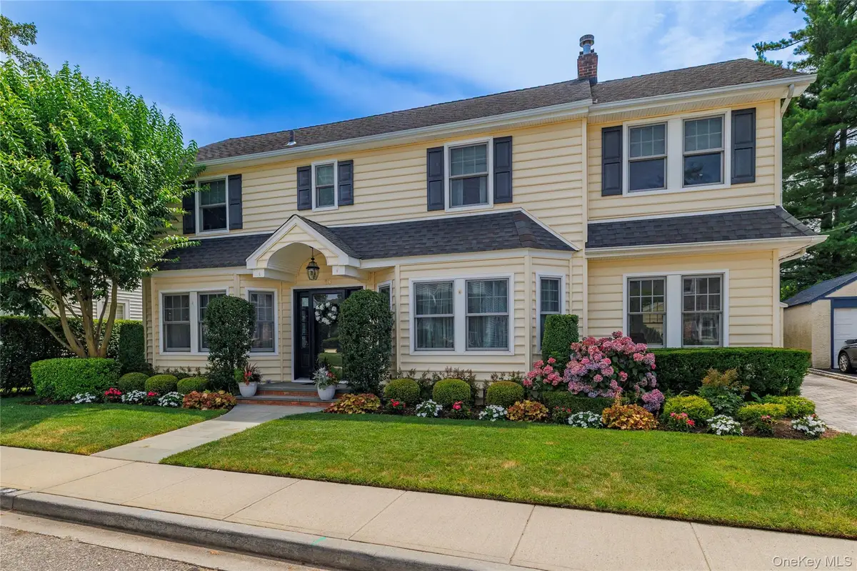 18 Midwood Road, Rockville Centre, NY 11570 - Image #1