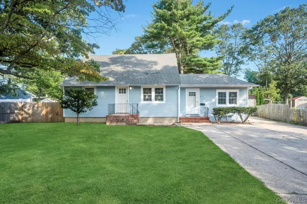 815 Udall Road, West Islip, NY 11795 - Image #1