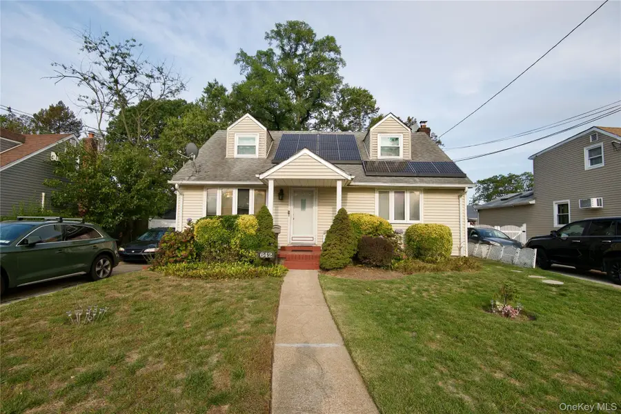 642 Dorothea Lane, Elmont, NY 11003 - Image #2