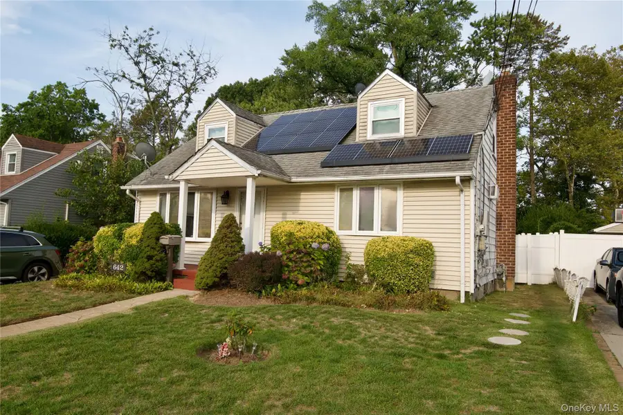 642 Dorothea Lane, Elmont, NY 11003 - Image #3