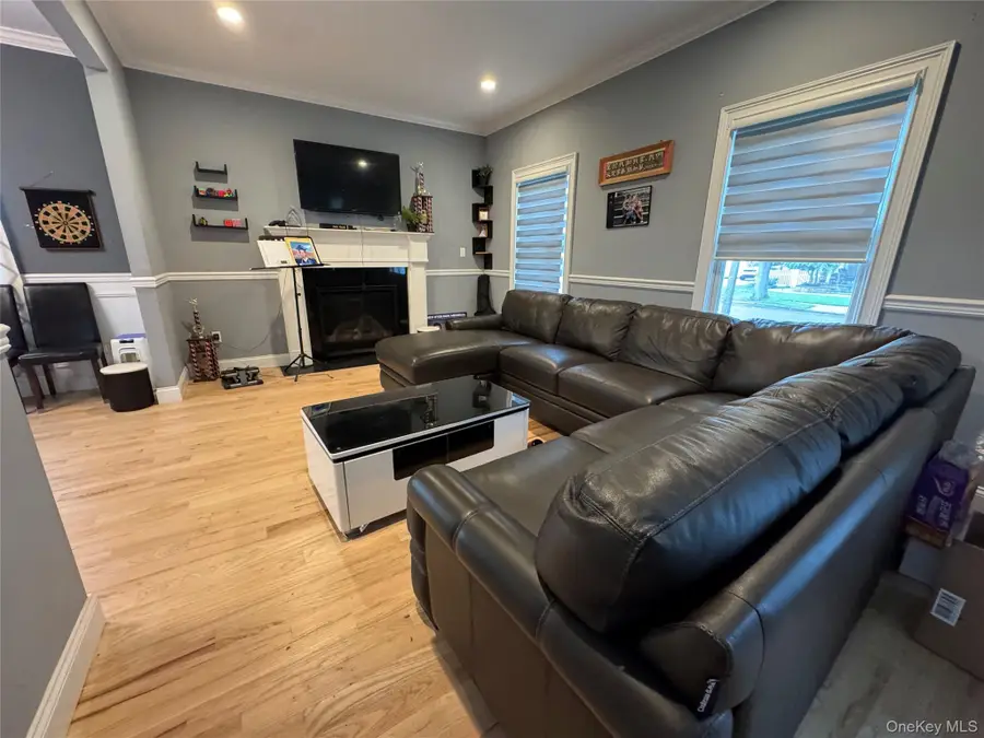 1534 Lowell Avenue, New Hyde Park, NY 11040 - Image #2