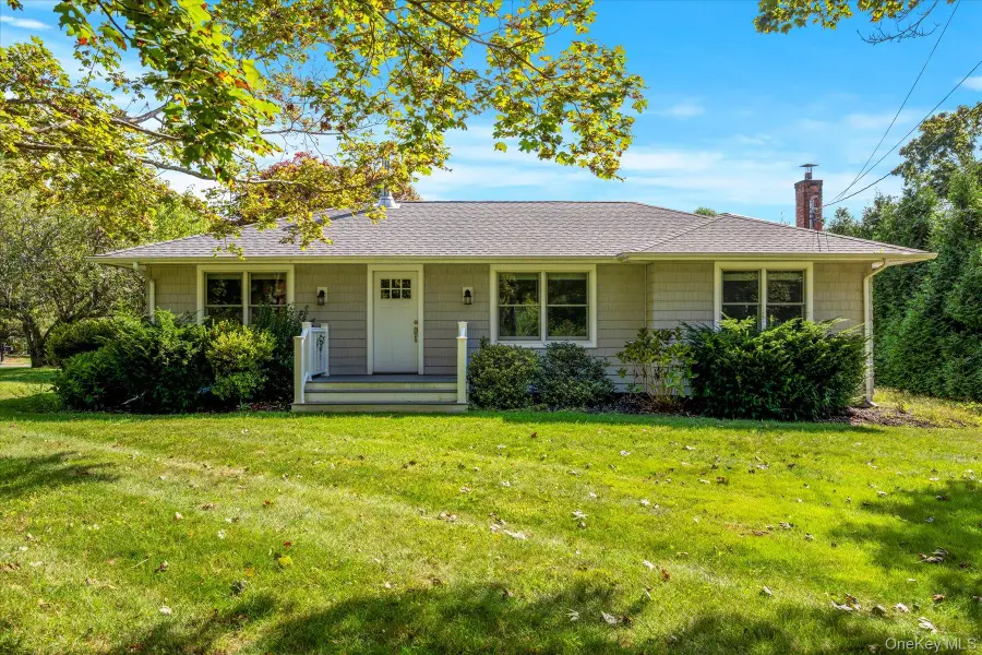 80 Clearview Avenue W, Southold, NY 11971 - Image #2